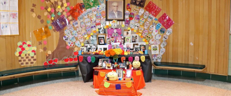 The Hermes ofrenda is a beautiful display of loved ones and their memories.